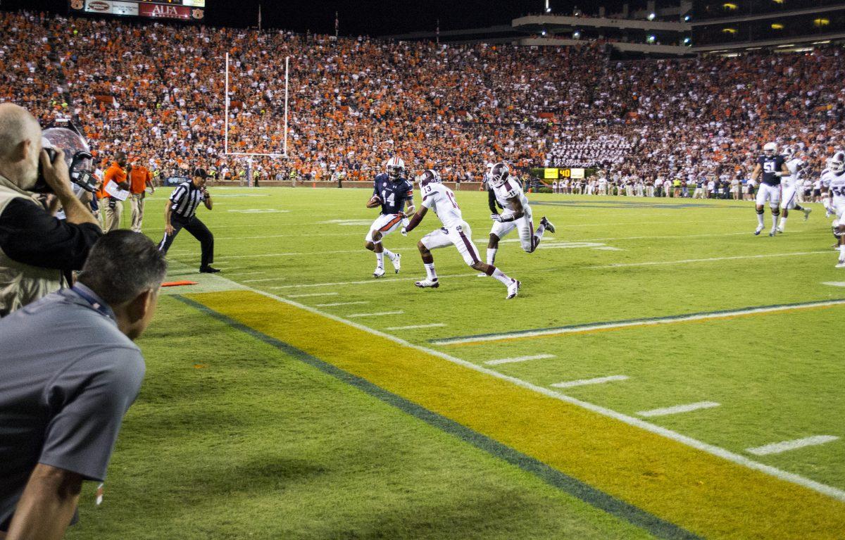 Auburn+quarterback+Nick+Marshall+scurries+for+a+first+down+on+the+final+drive+against+MSU+in+its+SEC+opener.+The+Bulldogs+return+to+David+Wade+Stadium+to+face+Troy+on+Saturday.