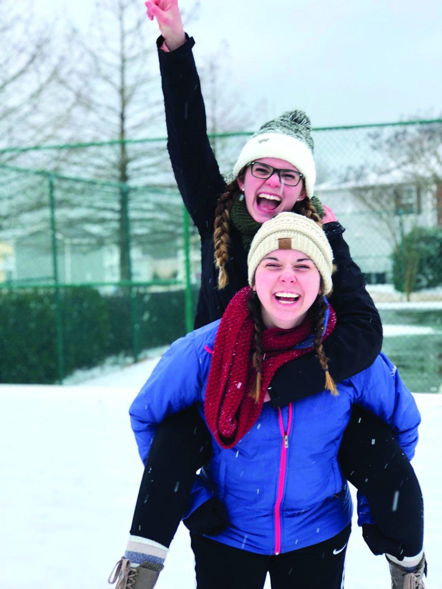 Snow causes MSU campus to close; students enjoy snow