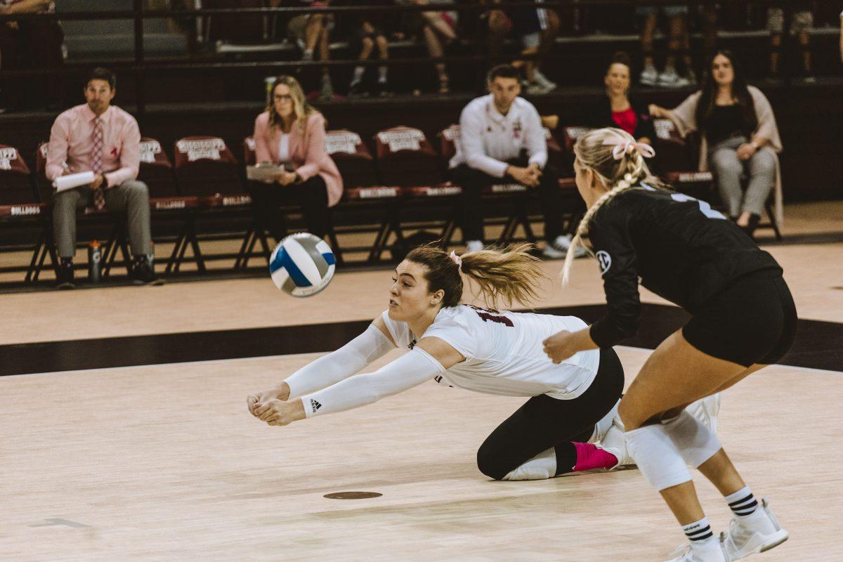 Volleydawgs sweep Aggies in two game series