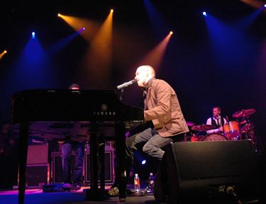 The Fray mellowed out the crowd with its slow sounds.