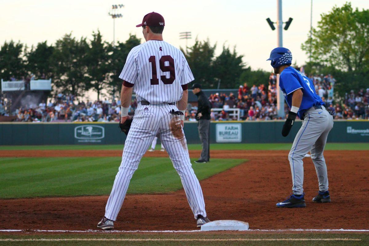 No. 25 Mississippi State clenches series over No. 10 Kentucky
