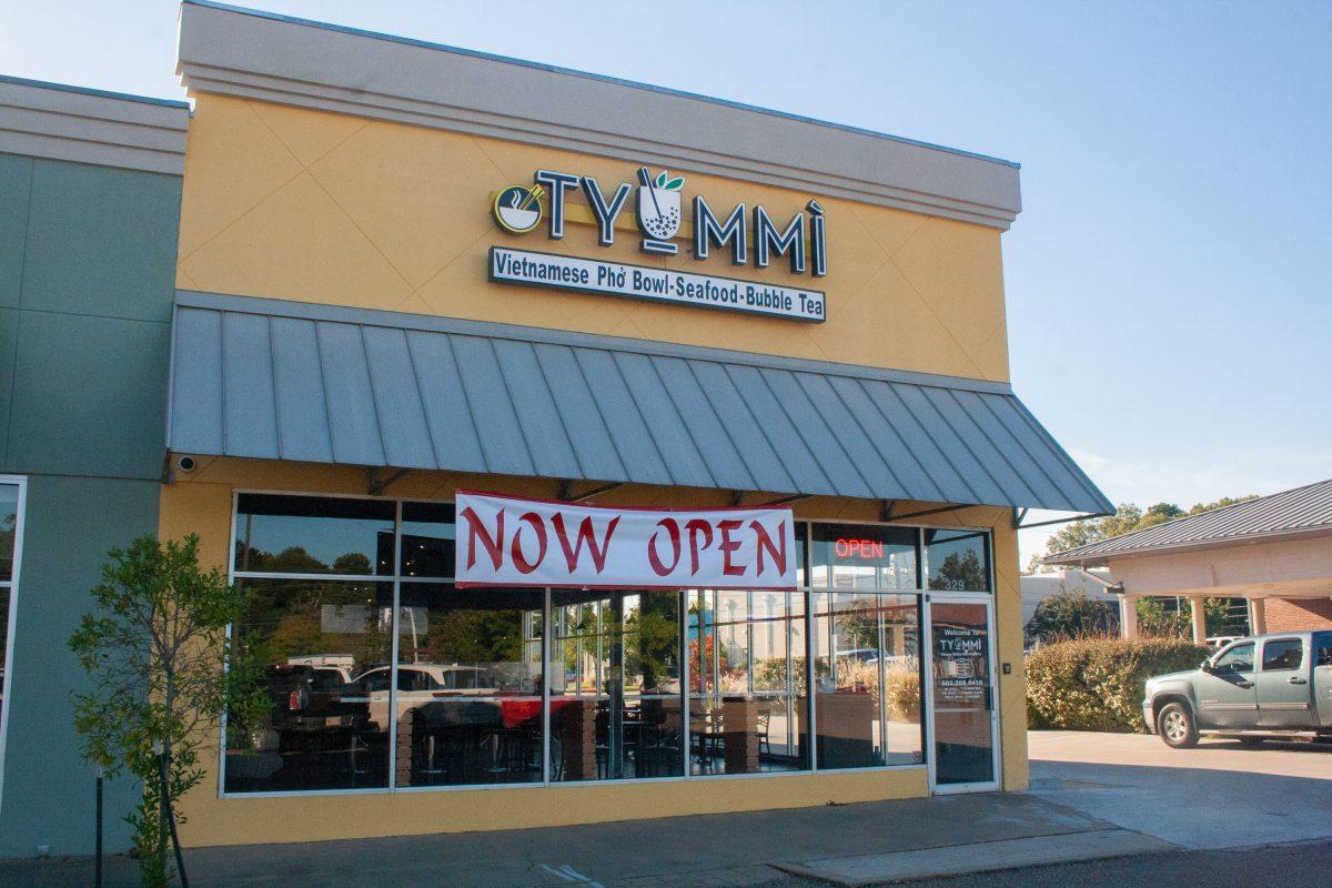 T-YUMMI Cafe recently opened in the building shared by Umi Japanese Steakhouse and Lost Pizza Co. The new restaurant offers traditional Vietnamese cuisine, as well as an extensive bubble tea menu.
