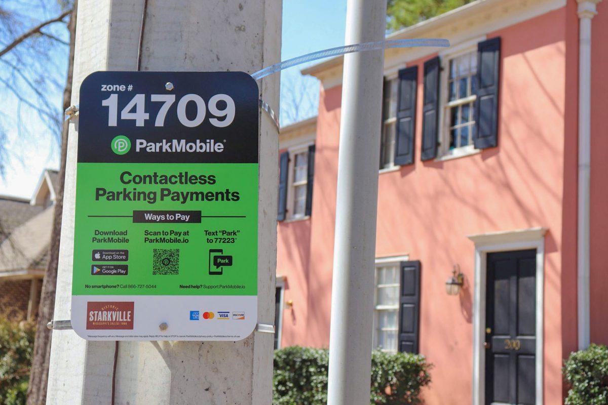 Parking+spots+from+Montgomery+Street+through+the+Cotton+District+now+require+customers+to+pay+through+the+ParkMobile+system.