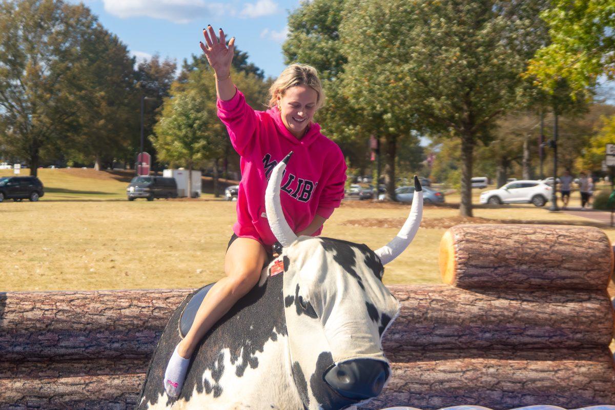 Rodeo team brings mechanical bull to the Junction
