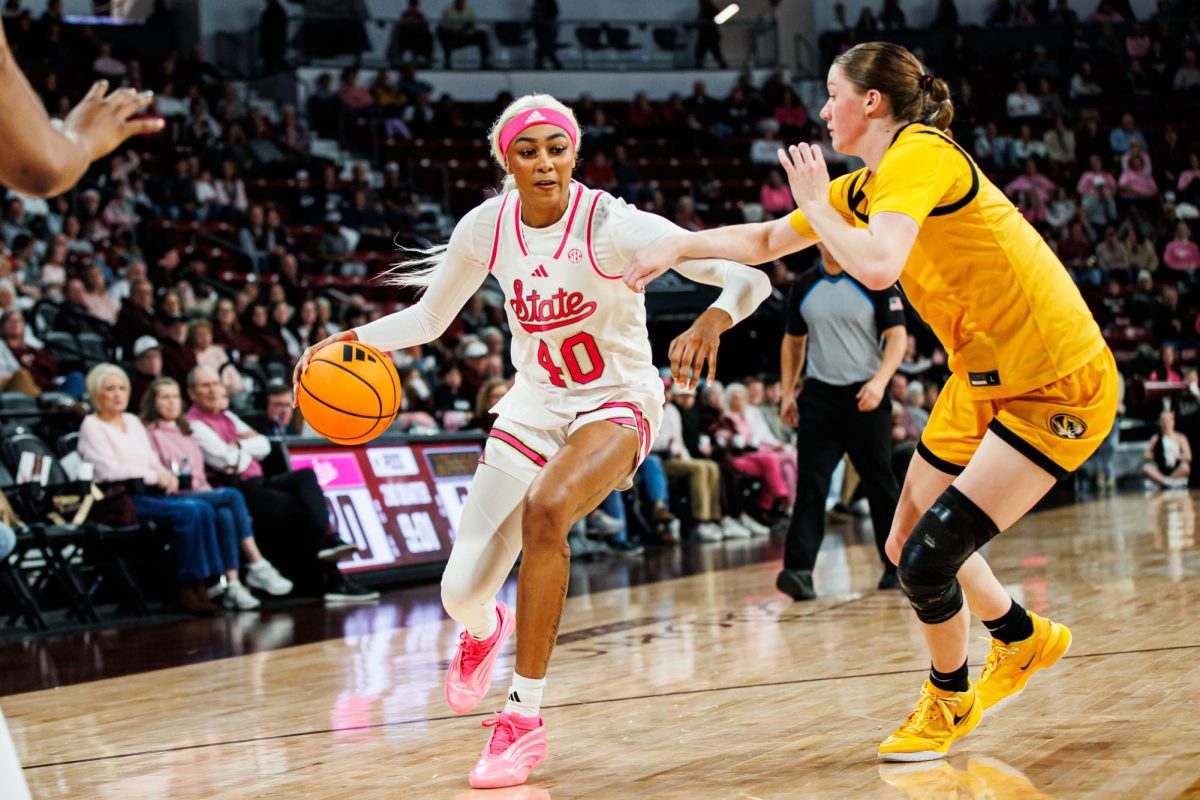 Mississippi State fights for breast cancer awareness during Missouri game